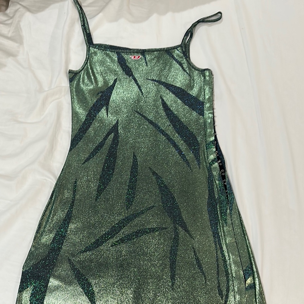 Green Shimmer Dress With Leaf Pattern - image 1